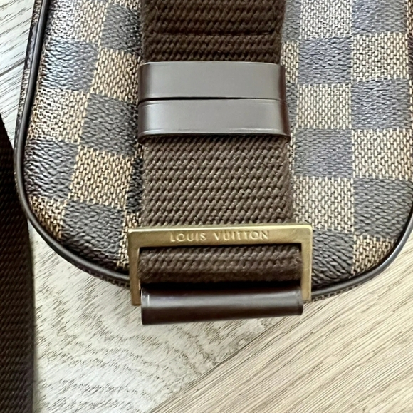 LOUIS VUITTON Damier Ebene Pochette Gange - Picture 8 of 14